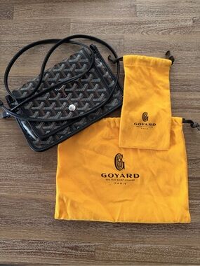 Goyard Plumet Pocket Wallet Crossbody - Black